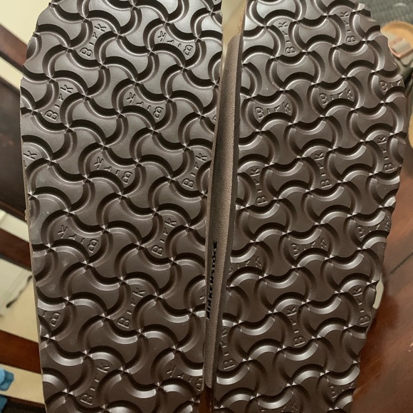 Brand new never been worn size 40 Birkenstock’s. - Picture 2 of 2